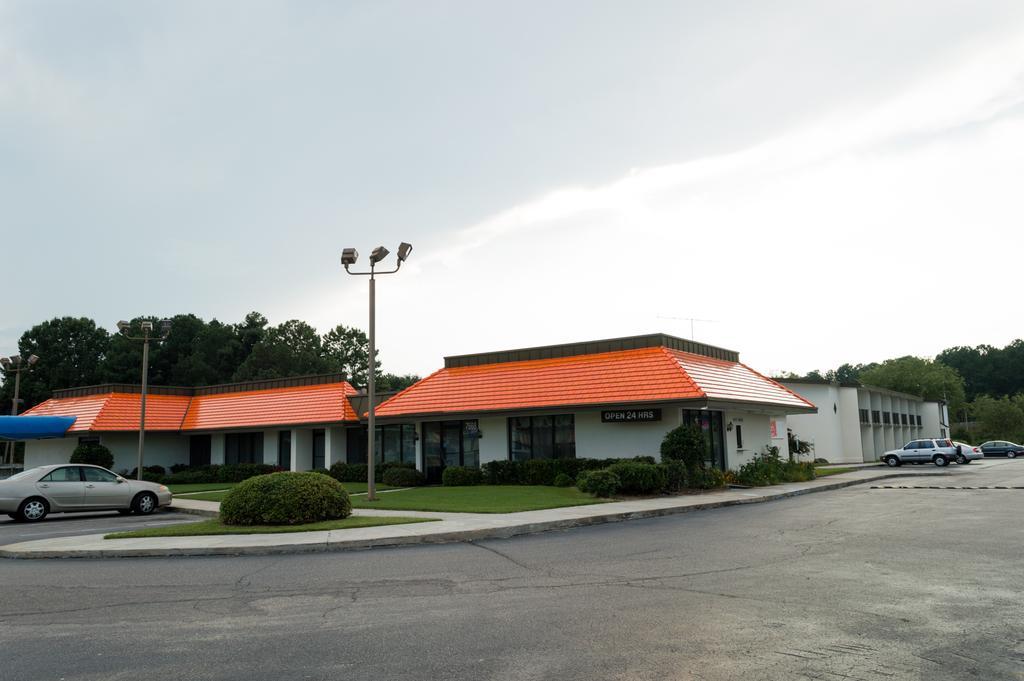 Super 8 By Wyndham Rocky Mount I-95 Exit 145 Hotel Battleboro Kültér fotó